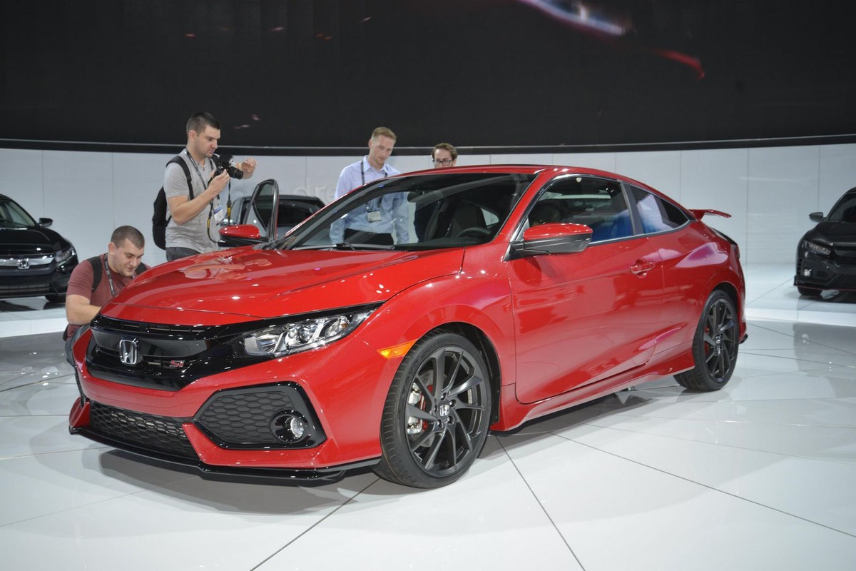 Sau khi ra mắt mẫu chiếc Honda Civic Type R Prototype chưa đầy 1 tháng tại ngày hội “xe độ” SEMA 2016. Hãng xe hơi Nhật Bản tiếp tục cho ra mắt phiên bản  Honda Civic Si Prototype trong khuôn khổ triển lãm LA Auto Show 2016.